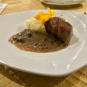 Lomito con salsa de Portobello