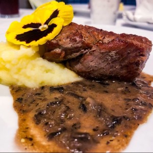 Lomito con salsa de Portobello