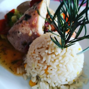 Pollo en tomate cherry 