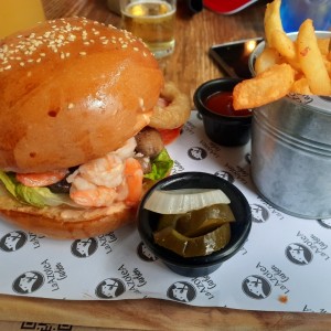 hamburguesa de camaron y tocino