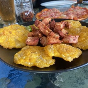 Entradas - Chicharrón con patacón