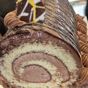 Dubai chocolate cake