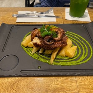 Pulpo con Yuca