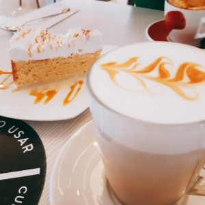 Torta 3 leches y latte
