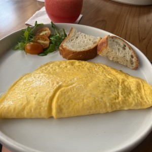 Omelete de Queso Mozarella y Salmón