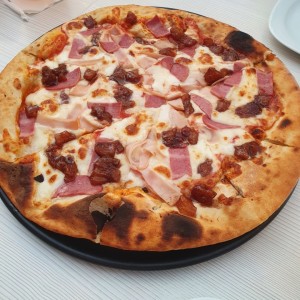 Pizza Hawaiana