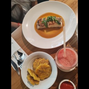 Pescados - Corvina al ajillo
