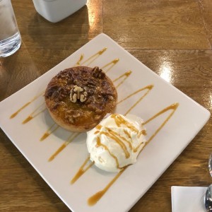 pastel de pecanas con helado 