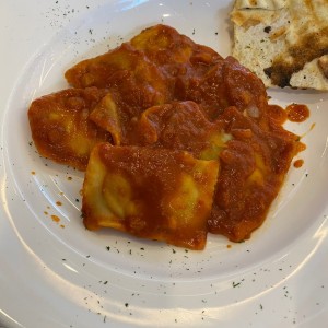 Ravioli de Ricotta con Espinaca