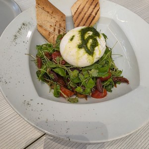 Ensaladas - Burrata