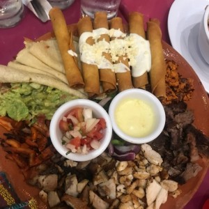 plato para compartir. le falta un poco de sabor
