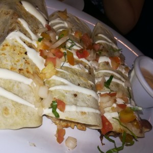 Burritos de pollo