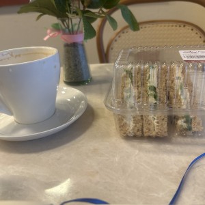 Capuccino de vainilla y sandwich de pollo(6)