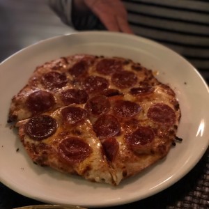 Pizza tradicional - Lost pepperoni. muy buena