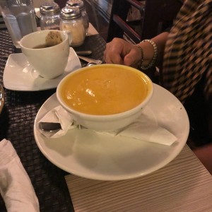 la crema se zapallo, la pueden mejorar. hasta la que yo hago me parece mejor.