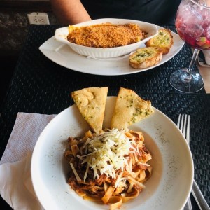 Lasagna y Fetuccini Bologna