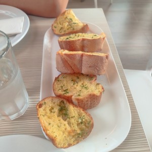 Entradas - Pan con Ajo