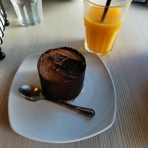 Tiramissu y Cocktel de Mango