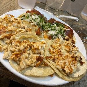 Nachos mixtos - pollo y al pastor