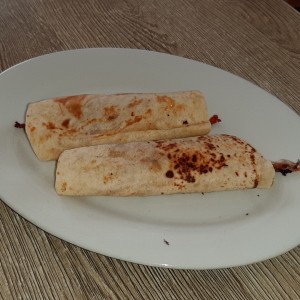 Tacos con chorizo y queso