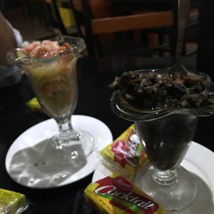 Riquisimos cebiches concha negra y camaron/ 