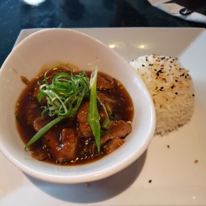 Pollo y filete en salsa de ostras