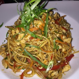 Yakisoba de Pollo