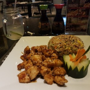 Yakimeshi con pollo terikaki
