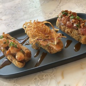Maki dogs