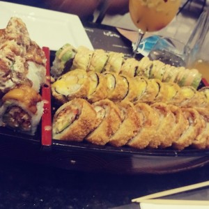 sushis en barco