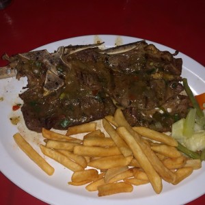 churrasco con papas fritas