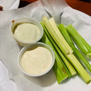 apio y sour cream