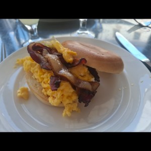 DESAYUNO - BREAKFAST SANDWICH