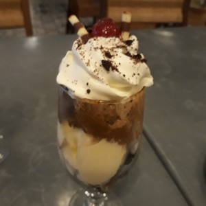 Sunday de chocolate con brownie