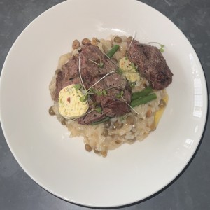FILETE DE RES SOBRE RISOTTO