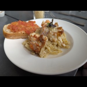 Langosta Termidor en Taggliatelle (realmente me dieron fettuccine)