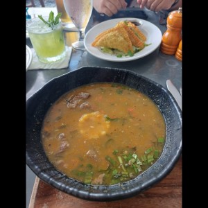 SOPA DE SHORT RIBS Y Wanton de Camarones