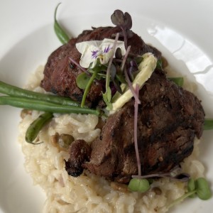 FILETE DE RES SOBRE RISOTTO