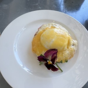 DESAYUNO - HUEVOS BENEDICTO ATH