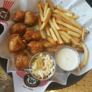 boneles en salsa oriental