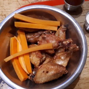 Alitas naked...salsa honey bbq