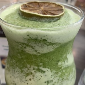 Limonada y hierbabuena