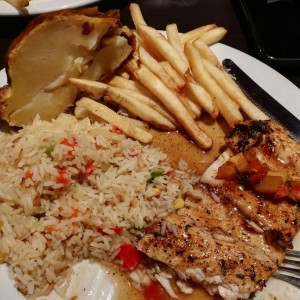 Filete de pescado en salsa de mango