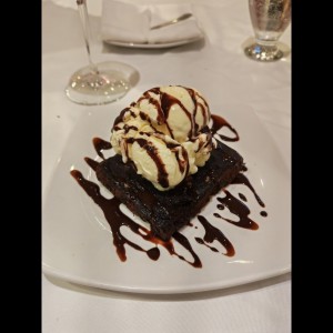 Brownie con Helado de Vainilla