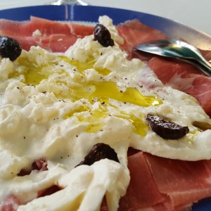 prosciutto y burrata