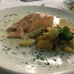 salmon con vegetales