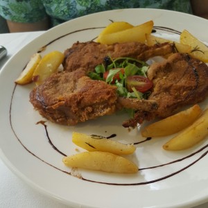 Costillas de cordero apanadas