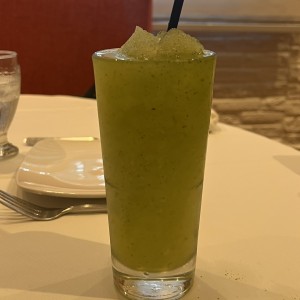 Limonada con hierba buena
