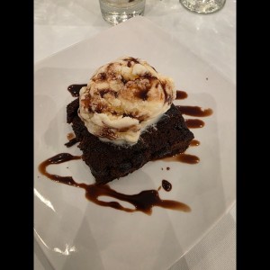 Brownie con Helado de Vainilla