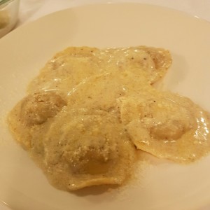 ravioli porccini con salsa de trufas